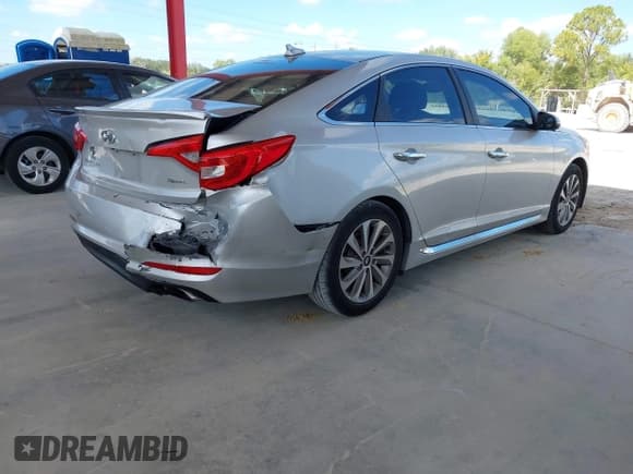 ✅ 2015 Hyundai Sonata Limited • VIN: 5NPE34AF2FH041071 • Lot: 43461843. Listed on IAAI with 142,544 mi. Free auction sales archive from the USA and detailed vehicle history report at DreamBid. Image 4.