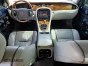 ✅ 2007 Jaguar XJ Vanden Plas • VIN: SAJWA82B47SH15046 • Lot: 82205265. Wystawiony na Copart z przebiegiem 170 708 mil. Bezpłatny archiwum sprzedaży aukcyjnych z USA i szczegółowy raport historii pojazdu na DreamBid. Zdjęcie 8.