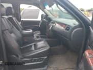 ✅ 2011 Chevrolet Suburban LT • VIN: 1GNSKJE39BR320788 • Lot: 42386595. Listed on IAAI with 223,550 mi. Free auction sales archive from the USA and detailed vehicle history report at DreamBid. Image 5.