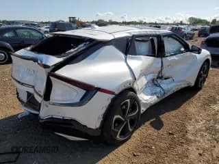 ✅ 2022 Kia EV6 GT-Line • VIN: KNDC4DLC3N5066437 • Lot: 63692294. Wystawiony na Copart z przebiegiem Nie podano. Bezpłatny archiwum sprzedaży aukcyjnych z USA i szczegółowy raport historii pojazdu na DreamBid. Zdjęcie 3.