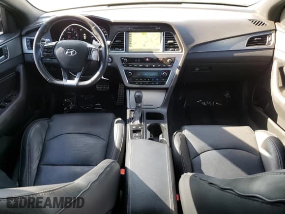 ✅ 2015 Hyundai Sonata Sport • VIN: 5NPE34ABXFH172617 • Lot: 69114845. Wystawiony na Copart z przebiegiem 81 736 mil. Bezpłatny archiwum sprzedaży aukcyjnych z USA i szczegółowy raport historii pojazdu na DreamBid. Zdjęcie 8.