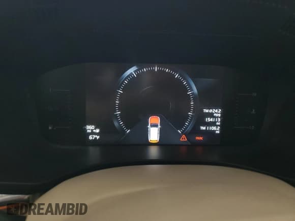 ✅ 2018 Volvo XC60 Momentum • VIN: YV4102RK4J1070470 • Лот: 82450445. Опубликован ранее на Copart с пробегом 154 113 миль. Бесплатный доступ к архиву аукционных продаж из США и подробный отчёт об истории автомобиля на DreamBid. Изображение 9.