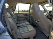 ✅ 2005 Ford Expedition Eddie Bauer • VIN: 1FMFU18545LA33105 • Lot: 94583875. Wystawiony na Copart z przebiegiem 248 278 mil. Bezpłatny archiwum sprzedaży aukcyjnych z USA i szczegółowy raport historii pojazdu na DreamBid. Zdjęcie 11.