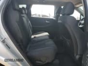 ✅ 2019 Hyundai Santa Fe SE • VIN: 5NMS23AD6KH014798 • Lot: 67141024. Wystawiony na Copart z przebiegiem Nie podano. Bezpłatny archiwum sprzedaży aukcyjnych z USA i szczegółowy raport historii pojazdu na DreamBid. Zdjęcie 11.