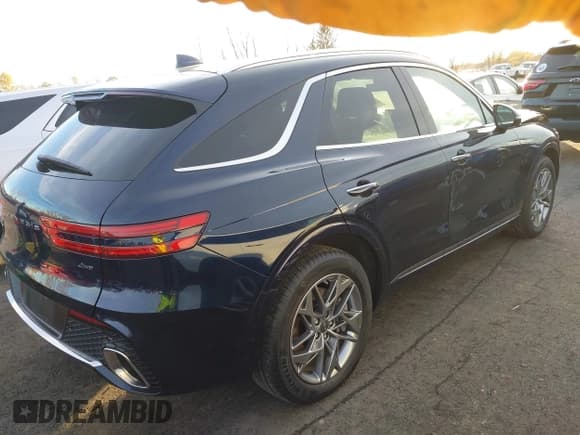 ✅ 2025 Genesis GV70 2.5T • VIN: 5NMMADTBXSH033934 • Lot: 43642157. Listed on IAAI with 6,699 mi. Free auction sales archive from the USA and detailed vehicle history report at DreamBid. Image 4.