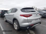 ✅ 2018 Alfa Romeo Stelvio • VIN: ZASFAKAN4J7C01719 • Lot: 43579591. Wystawiony na IAAI z przebiegiem 88 448 mil. Bezpłatny archiwum sprzedaży aukcyjnych z USA i szczegółowy raport historii pojazdu na DreamBid. Zdjęcie 3.