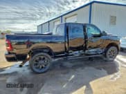 ✅ 2022 Ram 2500 Big Horn • VIN: 3C6UR5DL6NG319129 • Lot: 95545945. Wystawiony na Copart z przebiegiem 20 648 mil. Bezpłatny archiwum sprzedaży aukcyjnych z USA i szczegółowy raport historii pojazdu na DreamBid. Zdjęcie 3.