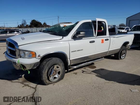 2005 Dodge 3500 SLT z VIN 3D7LS38C95G782475, wystawiony jako Copart lot #45268595 z przebiegiem Nie podano mil oraz Szkoda całkowita • Salvage title. Historia ofert i sprzedaży dostępna na DreamBid. Obrazek 1.