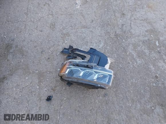 ✅ 2022 Chevrolet Silverado 1500 LTZ • VIN: 1GCUYGEL2NZ140494 • Lot: 43517659. Wystawiony na IAAI z przebiegiem 37 885 mil. Bezpłatny archiwum sprzedaży aukcyjnych z USA i szczegółowy raport historii pojazdu na DreamBid. Zdjęcie 12.