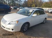 ✅ 2010 Toyota Avalon XLS • VIN: 4T1BK3DB5AU363884 • Lot: 43682934. Wystawiony na IAAI z przebiegiem 168 458 mil. Bezpłatny archiwum sprzedaży aukcyjnych z USA i szczegółowy raport historii pojazdu na DreamBid. Zdjęcie 2.