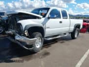 ✅ 2001 Chevrolet Silverado 2500HD LS • VIN: 1GCHK29G11E271582 • Lot: 43714987. Wystawiony na IAAI z przebiegiem 211 836 mil. Bezpłatny archiwum sprzedaży aukcyjnych z USA i szczegółowy raport historii pojazdu na DreamBid. Zdjęcie 2.