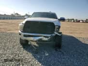 ✅ 2018 Ram 2500 SLT • VIN: 3C6UR5DL2JG205025 • Lot: 85720245. Wystawiony na Copart z przebiegiem 170 950 mil. Bezpłatny archiwum sprzedaży aukcyjnych z USA i szczegółowy raport historii pojazdu na DreamBid. Zdjęcie 14.