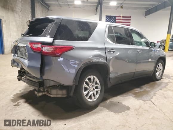 ✅ 2020 Chevrolet Traverse LS • VIN: 1GNERFKWXLJ303518 • Lot: 90496695. Wystawiony na Copart z przebiegiem 92 771 mil. Bezpłatny archiwum sprzedaży aukcyjnych z USA i szczegółowy raport historii pojazdu na DreamBid. Zdjęcie 3.