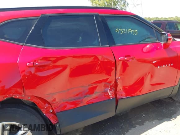 ✅ 2021 Chevrolet Blazer LT • VIN: 3GNKBCRS1MS535305 • Lot: 43211935. Listed on IAAI with 56,195 mi. Free auction sales archive from the USA and detailed vehicle history report at DreamBid. Image 13.