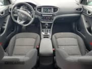 ✅ 2019 Hyundai Ioniq Blue • VIN: KMHC65LC8KU159001 • Lot: 82021314. Wystawiony na Copart z przebiegiem 45 522 mil. Bezpłatny archiwum sprzedaży aukcyjnych z USA i szczegółowy raport historii pojazdu na DreamBid. Zdjęcie 8.