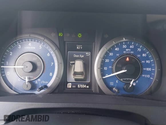 ✅ 2015 Toyota Sienna XLE • VIN: 5TDYK3DC5FS685735 • Lot: 42139229. Wystawiony na IAAI z przebiegiem 87 694 mil. Bezpłatny archiwum sprzedaży aukcyjnych z USA i szczegółowy raport historii pojazdu na DreamBid. Zdjęcie 7.