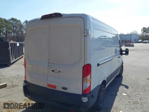 ✅ 2019 Ford Transit • VIN: 1FTBW2CM9KKA40635 • Lot: 41660193. Wystawiony na IAAI z przebiegiem 54 244 mil. Bezpłatny archiwum sprzedaży aukcyjnych z USA i szczegółowy raport historii pojazdu na DreamBid. Zdjęcie 4.