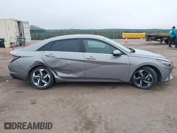 ✅ 2022 Hyundai Elantra Limited • VIN: KMHLN4AJ3NU024267 • Lot: 43469045. Listed on IAAI with 70,162 mi. Free auction sales archive from the USA and detailed vehicle history report at DreamBid. Image 14.