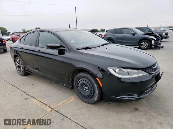 ✅ 2016 Chrysler 200 S • VIN: 1C3CCCBG8GN147779 • Lot: 70762095. Listed on Copart with 152,875 mi. Free auction sales archive from the USA and detailed vehicle history report at DreamBid. Image 4.