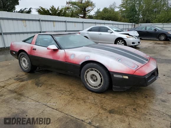 ✅ 1987 Chevrolet Corvette • VIN: 1G1YY2187H5125421 • Лот: 86482305. Опубликован ранее на Copart с пробегом 136 255 миль. Бесплатный доступ к архиву аукционных продаж из США и подробный отчёт об истории автомобиля на DreamBid. Изображение 4.
