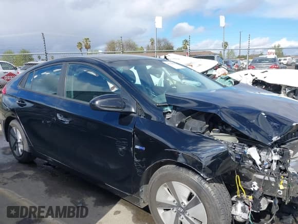 ✅ 2019 Hyundai Ioniq Blue • VIN: KMHC65LC3KU175915 • Lot: 41778594. Wystawiony na IAAI z przebiegiem 109 977 mil. Bezpłatny archiwum sprzedaży aukcyjnych z USA i szczegółowy raport historii pojazdu na DreamBid. Zdjęcie 14.