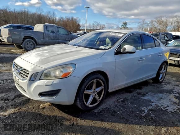✅ 2013 Volvo S60 T5 Premier • VIN: YV1612FS7D2181081 • Lot: 95486725. Listed on Copart with 118,764 mi. Free auction sales archive from the USA and detailed vehicle history report at DreamBid. Image 1.