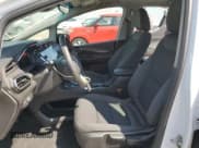 ✅ 2023 Chevrolet Bolt EV 1LT • VIN: 1G1FW6S07P4127476 • Lot: 69334664. Wystawiony na Copart z przebiegiem 11 833 mil. Bezpłatny archiwum sprzedaży aukcyjnych z USA i szczegółowy raport historii pojazdu na DreamBid. Zdjęcie 7.