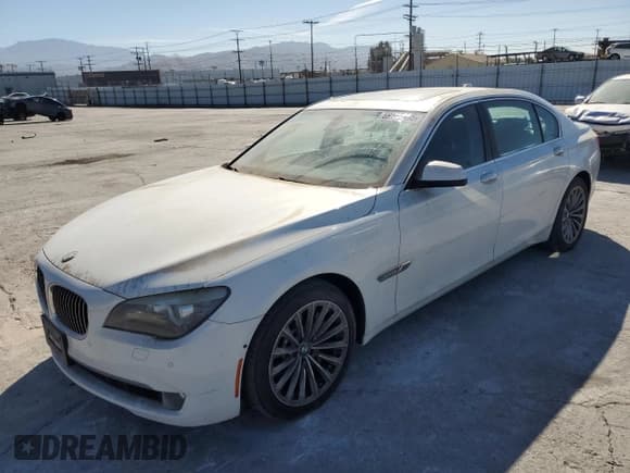 ✅ 2011 BMW 7 Series 750Li • VIN: WBAKB8C52BC851580 • Lot: 69135965. Listed on Copart with 140,890 mi. Free auction sales archive from the USA and detailed vehicle history report at DreamBid. Image 1.