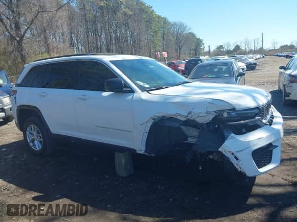 ✅ 2024 Jeep Grand Cherokee Laredo • VIN: 1C4RJHAG3RC179449 • Lot: 41982811. Listed on IAAI with 26,518 mi. Free auction sales archive from the USA and detailed vehicle history report at DreamBid. Image 13.