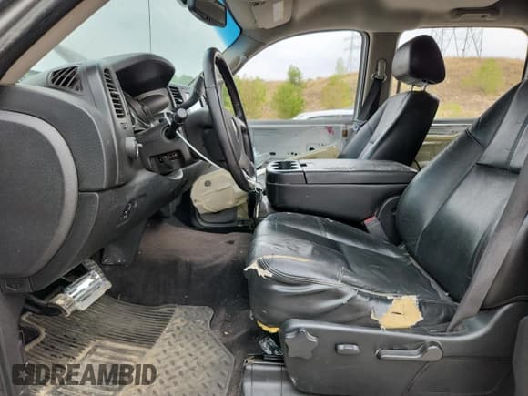 ✅ 2010 Chevrolet Silverado 2500HD LT • VIN: 1GC4KXB69AF114325 • Lot: 71693085. Wystawiony na Copart z przebiegiem 173 096 mil. Bezpłatny archiwum sprzedaży aukcyjnych z USA i szczegółowy raport historii pojazdu na DreamBid. Zdjęcie 7.