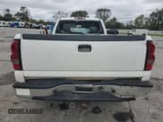 ✅ 2004 Chevrolet Silverado 2500HD Work Truck • VIN: 1GCHC24U64E355427 • Лот: 90250495. Опубликован ранее на Copart с пробегом 331 664 миль. Бесплатный доступ к архиву аукционных продаж из США и подробный отчёт об истории автомобиля на DreamBid. Изображение 6.