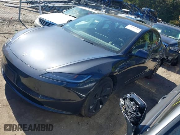 ✅ 2025 Tesla Model 3 Long Range • VIN: 5YJ3E1EA1SF978422 • Lot: 43409447. Wystawiony na IAAI z przebiegiem 7 714 mil. Bezpłatny archiwum sprzedaży aukcyjnych z USA i szczegółowy raport historii pojazdu na DreamBid. Zdjęcie 2.