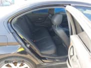 ✅ 2015 BMW 3 Series 320i xDrive • VIN: WBA3C3G56FNT51902 • Lot: 43152629. Wystawiony na IAAI z przebiegiem 154 591 mil. Bezpłatny archiwum sprzedaży aukcyjnych z USA i szczegółowy raport historii pojazdu na DreamBid. Zdjęcie 8.