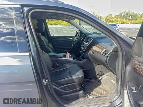 ✅ 2015 Mercedes-Benz GL 450 • VIN: 4JGDF6EE6FA498694 • Лот: 95998535. Опубликован ранее на Copart с пробегом 164 620 миль. Бесплатный доступ к архиву аукционных продаж из США и подробный отчёт об истории автомобиля на DreamBid. Изображение 5.