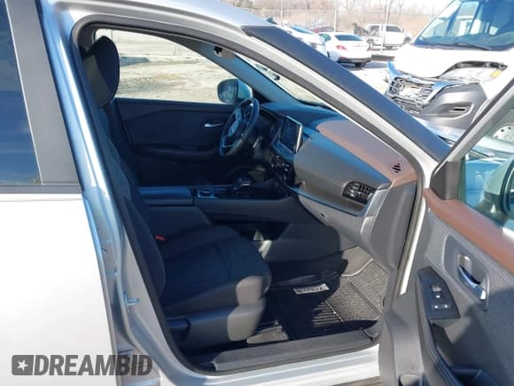 ✅ 2023 Nissan Rogue SV • VIN: 5N1BT3BB5PC686833 • Lot: 43760126. Listed on IAAI with 47,355 mi. Free auction sales archive from the USA and detailed vehicle history report at DreamBid. Image 5.