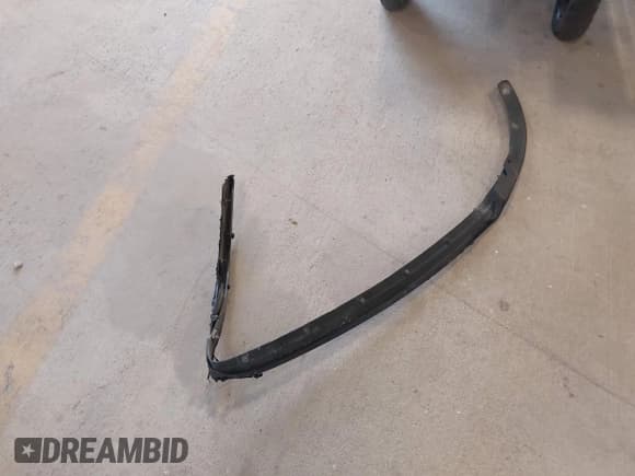 ✅ 2013 Ford Mustang V6 • VIN: 1ZVBP8EM6D5236821 • Lot: 43546803. Wystawiony na IAAI z przebiegiem 103 855 mil. Bezpłatny archiwum sprzedaży aukcyjnych z USA i szczegółowy raport historii pojazdu na DreamBid. Zdjęcie 12.