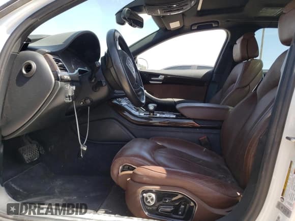 ✅ 2017 Audi A8 • VIN: WAU44AFDXHN016014 • Лот: 61361843. Опубликован ранее на Copart с пробегом 101 504 миль. Бесплатный доступ к архиву аукционных продаж из США и подробный отчёт об истории автомобиля на DreamBid. Изображение 7.