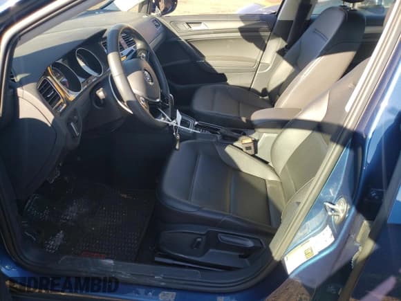 ✅ 2020 Volkswagen Golf TSI • VIN: 3VWG57AU7LM005527 • Lot: 93115685. Wystawiony na Copart z przebiegiem 57 644 mil. Bezpłatny archiwum sprzedaży aukcyjnych z USA i szczegółowy raport historii pojazdu na DreamBid. Zdjęcie 7.