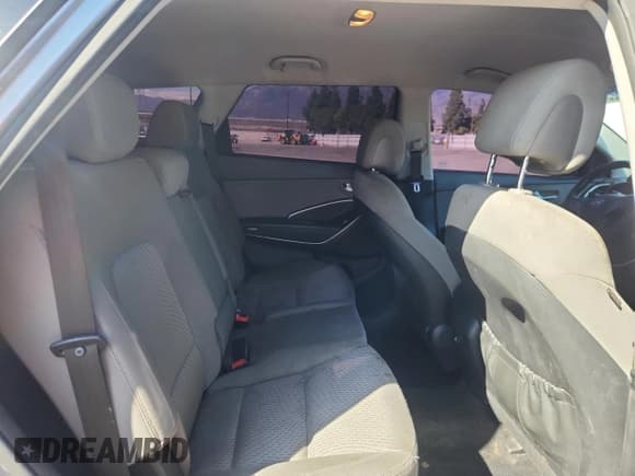 ✅ 2019 Hyundai Santa Fe SE • VIN: KM8SM4HF9KU303752 • Лот: 89556625. Опубликован ранее на Copart с пробегом 78 762 миль. Бесплатный доступ к архиву аукционных продаж из США и подробный отчёт об истории автомобиля на DreamBid. Изображение 10.