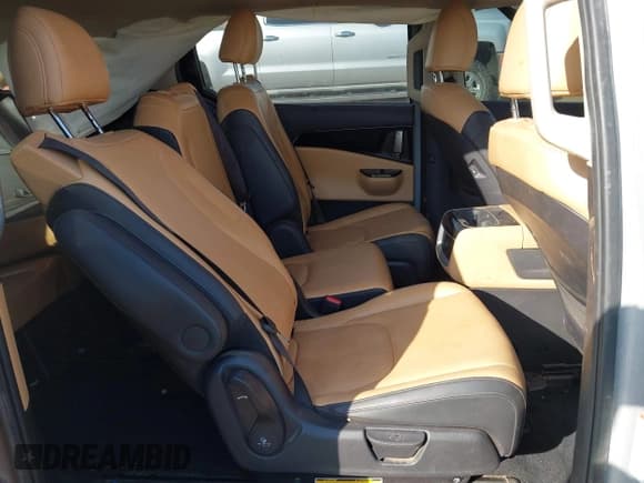 ✅ 2023 Kia Carnival EX • VIN: KNDNC5H3XP6300340 • Lot: 43406172. Listed on IAAI with 41,691 mi. Free auction sales archive from the USA and detailed vehicle history report at DreamBid. Image 8.