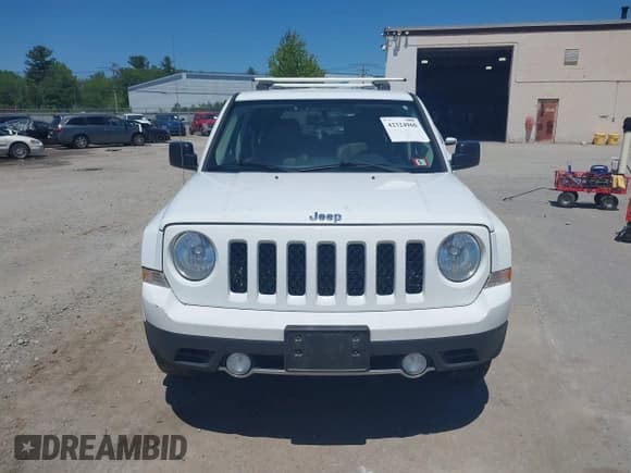 ✅ 2016 Jeep Patriot High Altitude • VIN: 1C4NJRFB8GD707642 • Lot: 42324960. Wystawiony na IAAI z przebiegiem 176 344 mil. Bezpłatny archiwum sprzedaży aukcyjnych z USA i szczegółowy raport historii pojazdu na DreamBid. Zdjęcie 12.