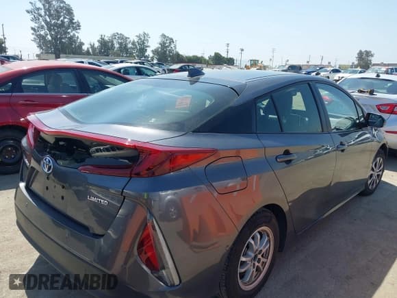 ✅ 2021 Toyota Prius LE • VIN: JTDKAMFP3M3167586 • Lot: 39672661. Wystawiony na IAAI z przebiegiem 42 050 mil. Bezpłatny archiwum sprzedaży aukcyjnych z USA i szczegółowy raport historii pojazdu na DreamBid. Zdjęcie 4.