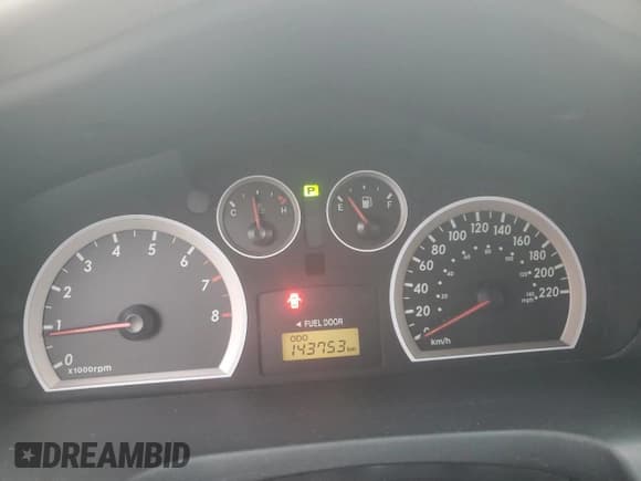 ✅ 2006 Hyundai Santa Fe • VIN: KM8SB13D26U032159 • Лот: 89646945. Опубликован ранее на Copart с пробегом 143 753 миль. Бесплатный доступ к архиву аукционных продаж из США и подробный отчёт об истории автомобиля на DreamBid. Изображение 9.