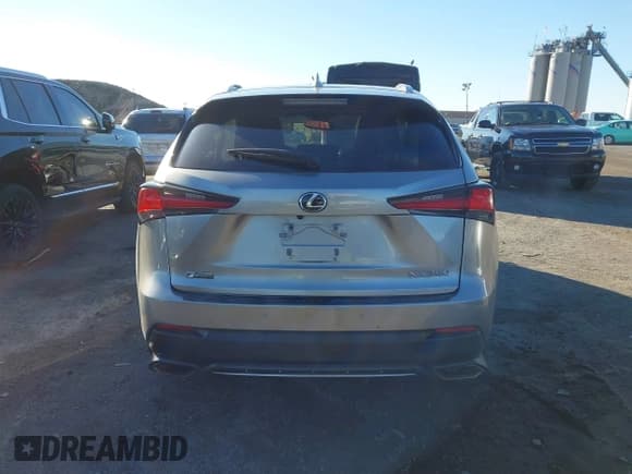 ✅ 2018 Lexus NX 300 • VIN: JTJBARBZ3J2150824 • Lot: 41016085. Wystawiony na IAAI z przebiegiem 130 354 mil. Bezpłatny archiwum sprzedaży aukcyjnych z USA i szczegółowy raport historii pojazdu na DreamBid. Zdjęcie 16.