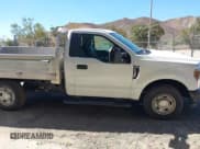 ✅ 2019 Ford F-250 XL • VIN: 1FDBF2A60KED43205 • Lot: 43133020. Wystawiony na IAAI z przebiegiem 113 741 mil. Bezpłatny archiwum sprzedaży aukcyjnych z USA i szczegółowy raport historii pojazdu na DreamBid. Zdjęcie 13.