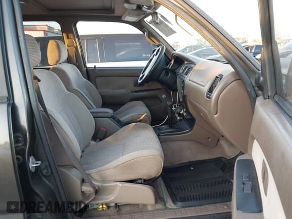 ✅ 1998 Toyota 4Runner SR5 • VIN: JT3GN86RXW0088119 • Lot: 43622981. Listed on IAAI with 306,392 mi. Free auction sales archive from the USA and detailed vehicle history report at DreamBid. Image 5.