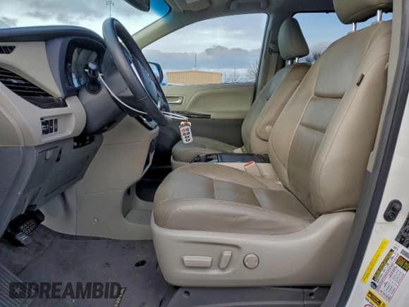 ✅ 2015 Toyota Sienna XLE • VIN: 5TDYK3DC1FS573112 • Lot: 93946095. Listed on Copart with 103,847 mi. Free auction sales archive from the USA and detailed vehicle history report at DreamBid. Image 7.