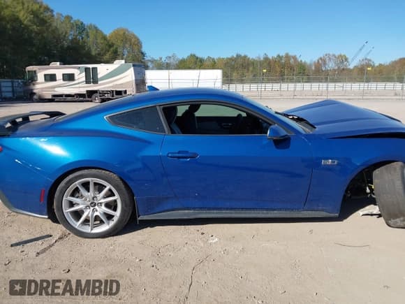 ✅ 2024 Ford Mustang GT Premium • VIN: 1FA6P8CF5R5400324 • Lot: 43446735. Listed on IAAI with 14,391 mi. Free auction sales archive from the USA and detailed vehicle history report at DreamBid. Image 13.