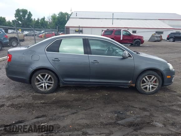 ✅ 2005 Volkswagen Jetta 2.5L • VIN: 3VWRF71K15M618069 • Lot: 42436885. Listed on IAAI with 206,033 mi. Free auction sales archive from the USA and detailed vehicle history report at DreamBid. Image 14.
