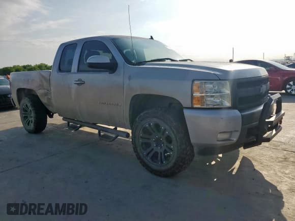 ✅ 2008 Chevrolet Silverado 1500 Work Truck • VIN: 1GCEC190X8Z120160 • Lot: 63762725. Listed on Copart with 441,106 mi. Free auction sales archive from the USA and detailed vehicle history report at DreamBid. Image 4.